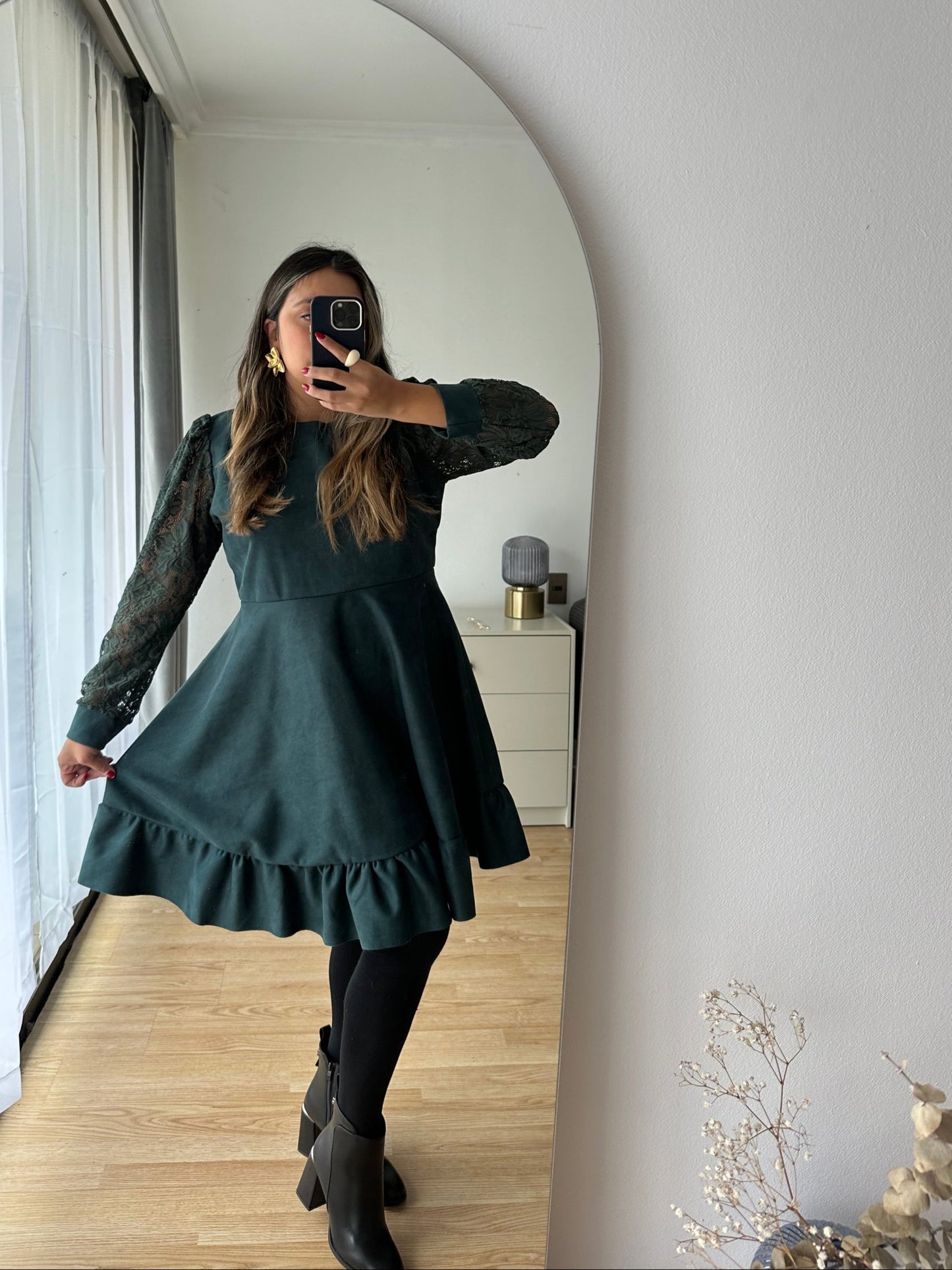 Vestido Lorena Vuelos Manga Larga Encaje Tela Agamuzada