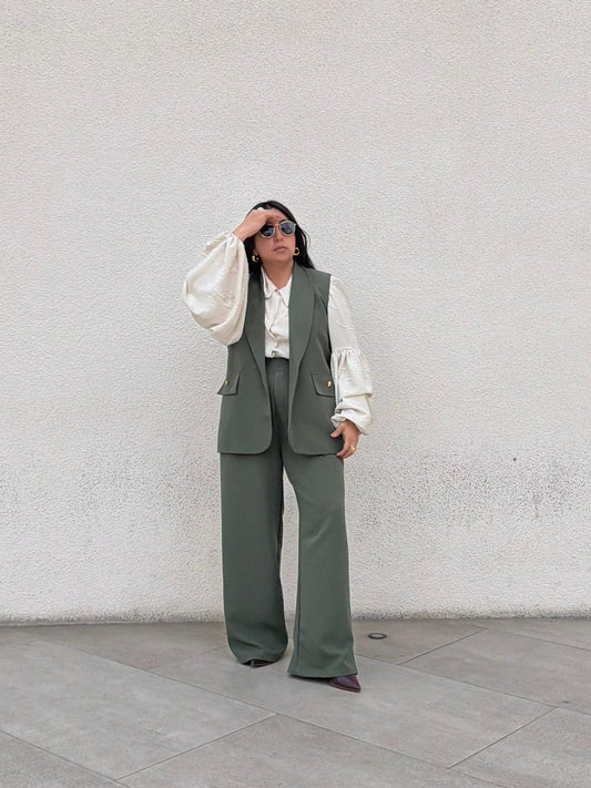 Conjunto Blazer Siena Sin Manga + Pantalón Moira Con Pinza Gabardina