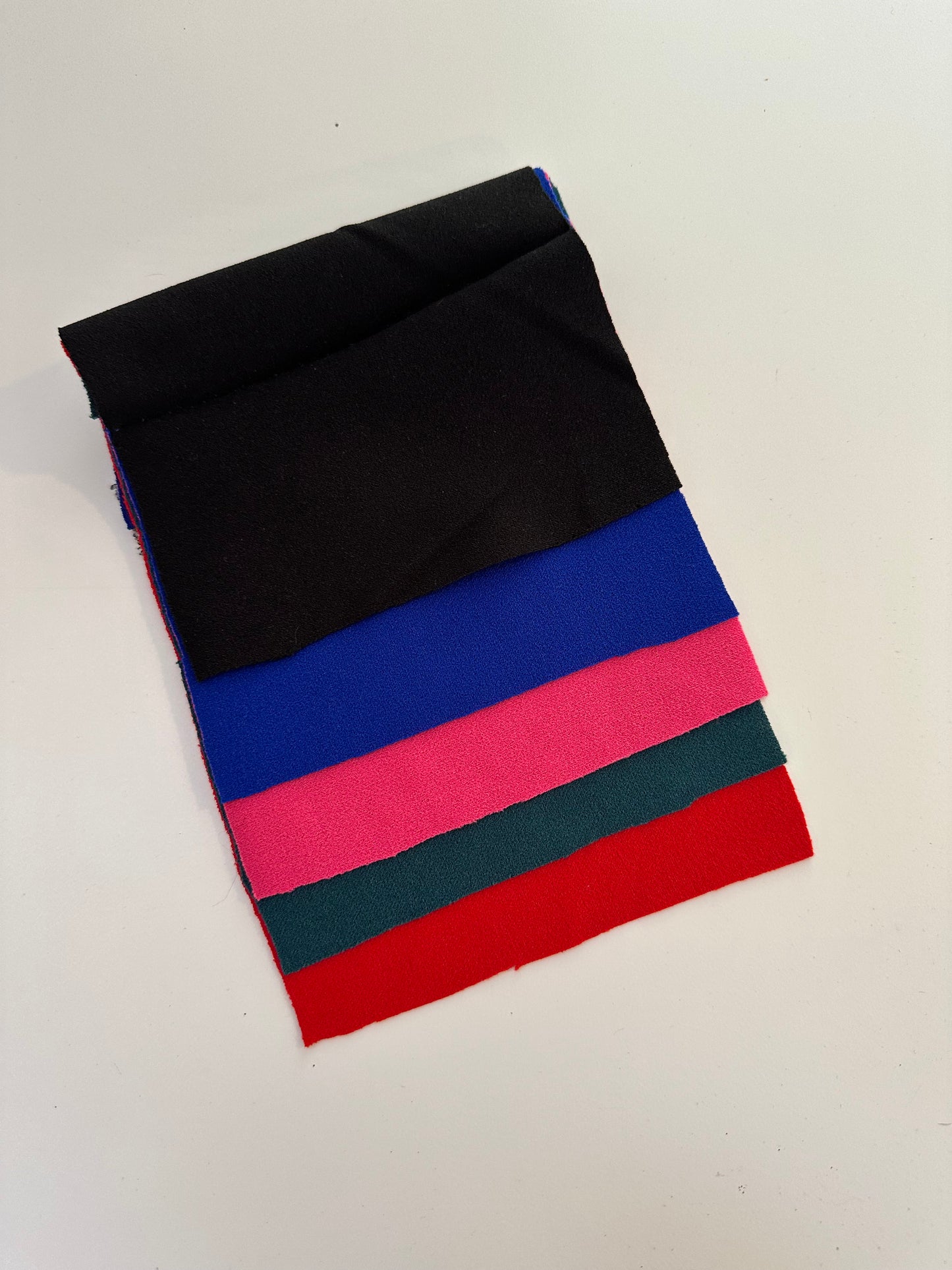 Conjunto Almendra Tela Scuba Pantalón largo