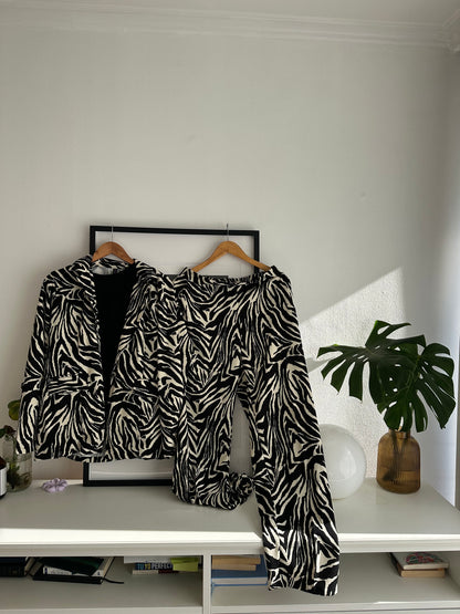 Conjunto Sastrero Libertee Tela Scuba Print