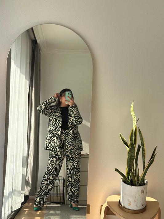 Conjunto Sastrero Libertee Tela Scuba Print