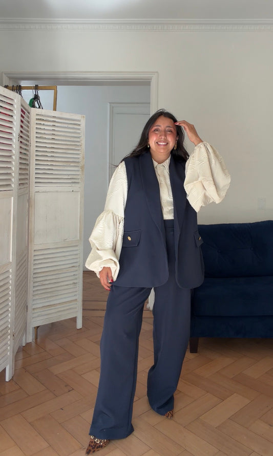 Conjunto Blazer Siena Sin Manga + Pantalón Moira Con Pinza Gabardina