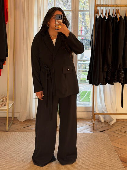 Conjunto Blazer Rebeca Tipo Sastrero + Pantalón Isidora Sin Bolsillo Tela Scuba Elasticada